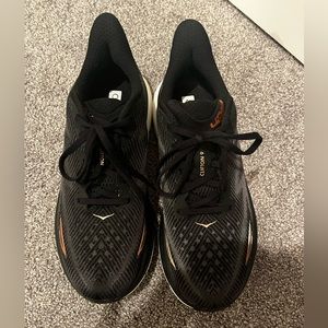Hoka Clifton 9